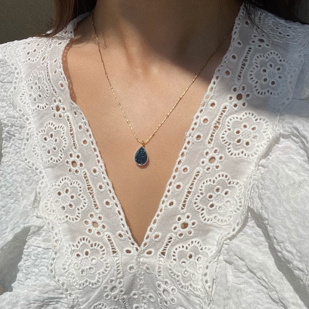 CLOSING SALE! 18K Gold Plated Blue Crystal teardrop Necklace - Picture 1 of 8